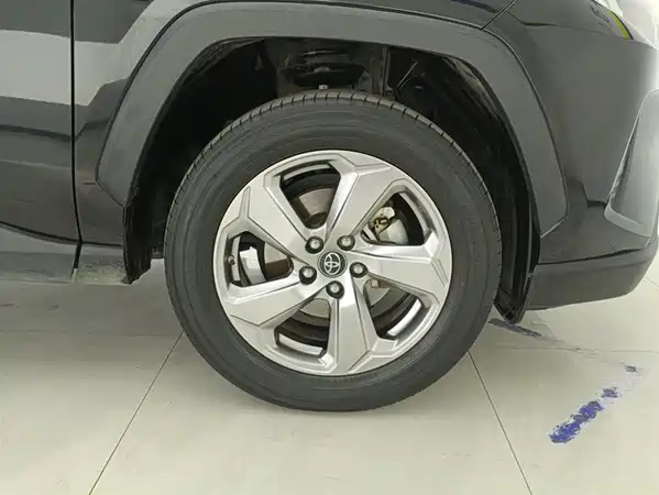 Toyota RAV4 2021