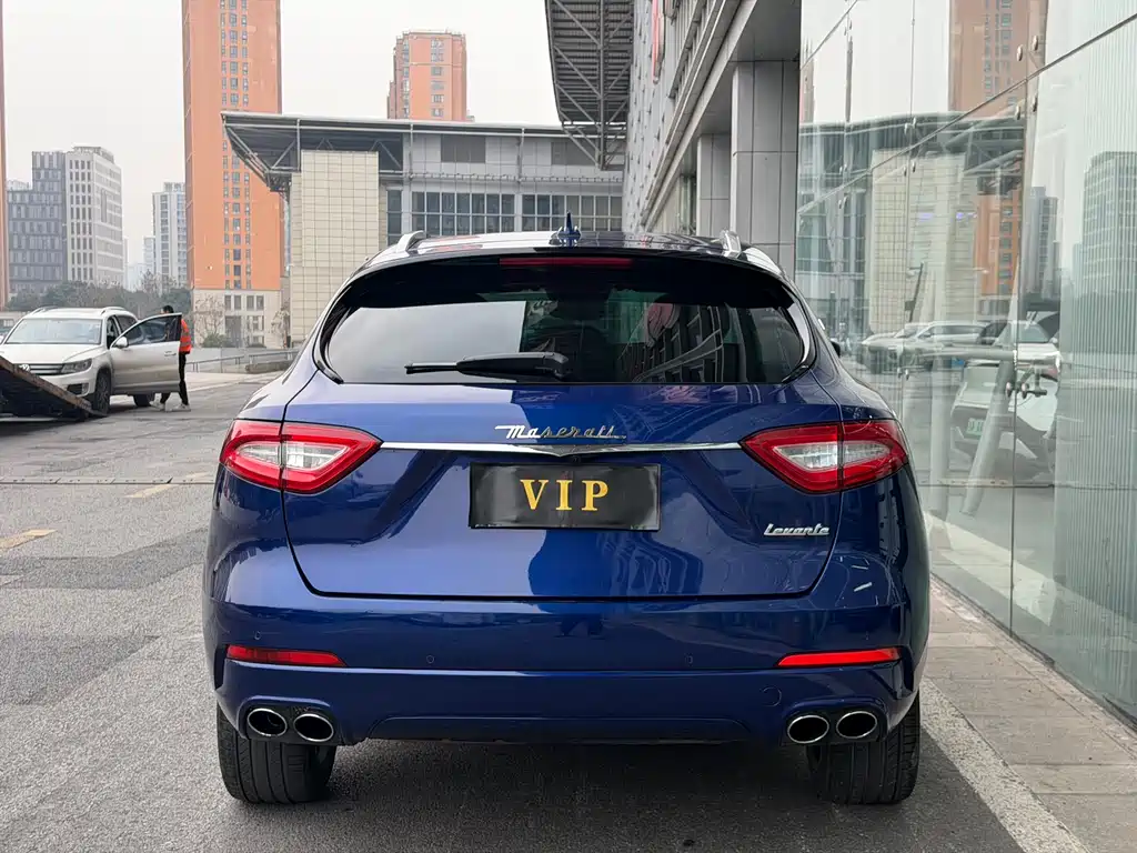 Maserati Levante 2017 — фото 11