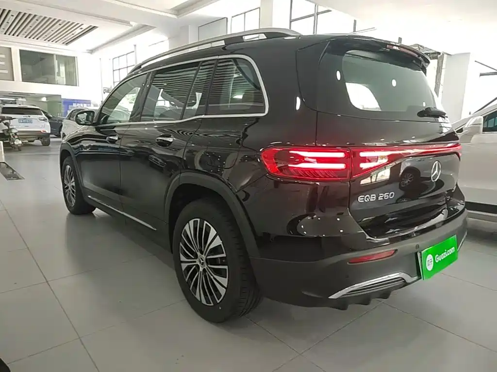 Mercedes-Benz EQB 2026