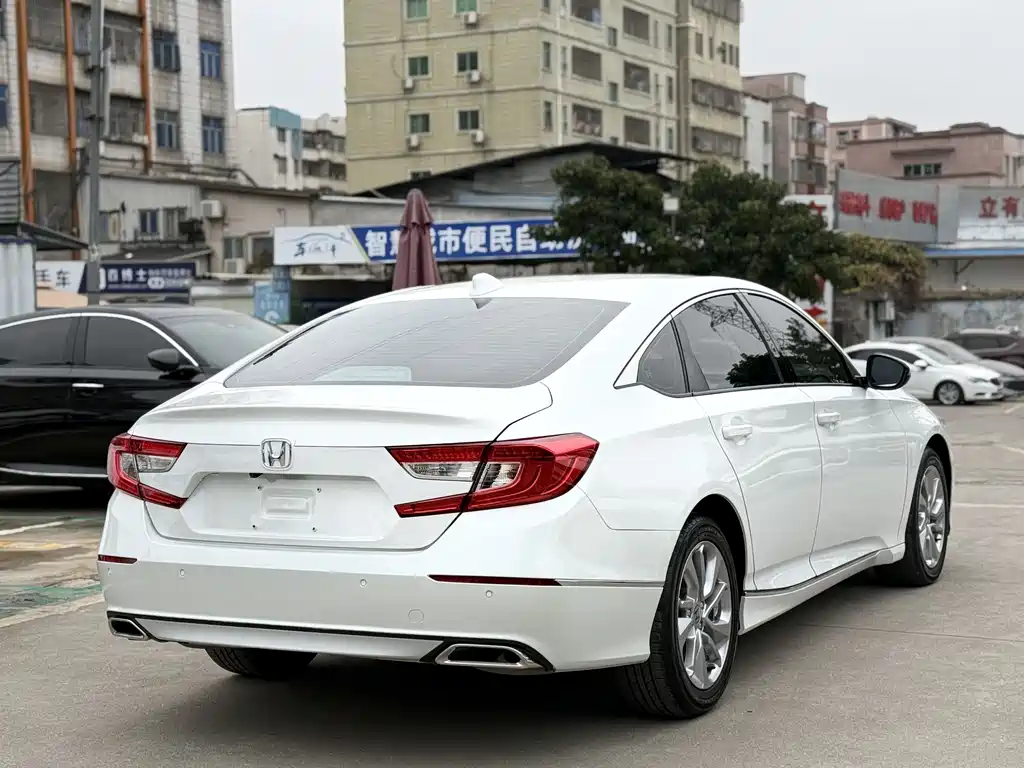Honda Accord 2020 — фото 11