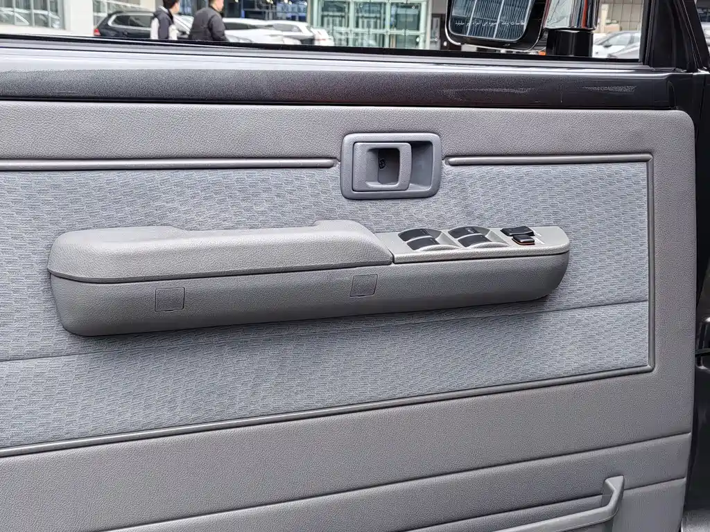 Toyota Land Cruiser 2023 — фото 12