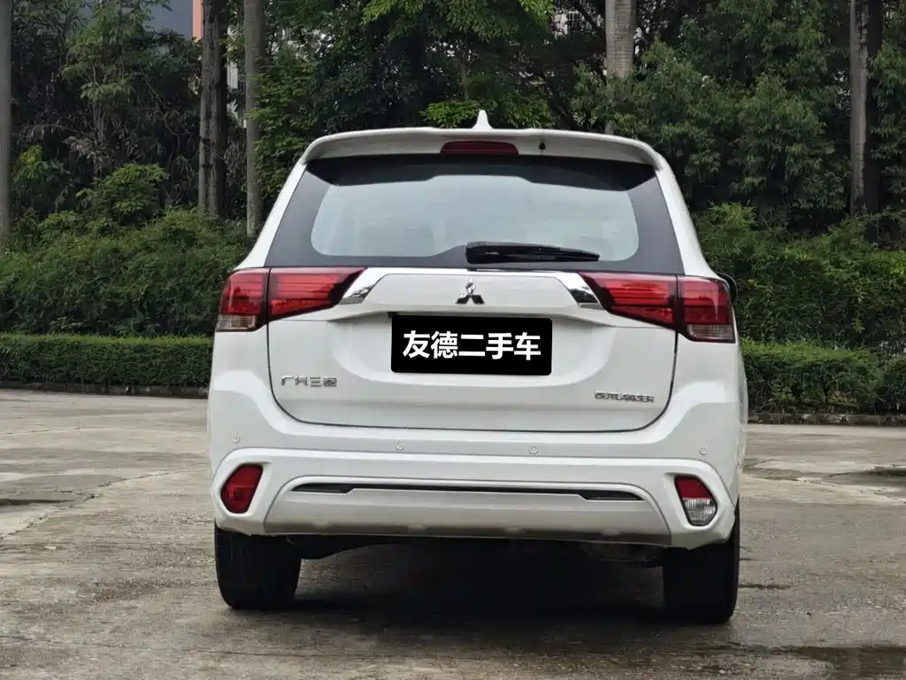 Mitsubishi Outlander 2021 — фото 5