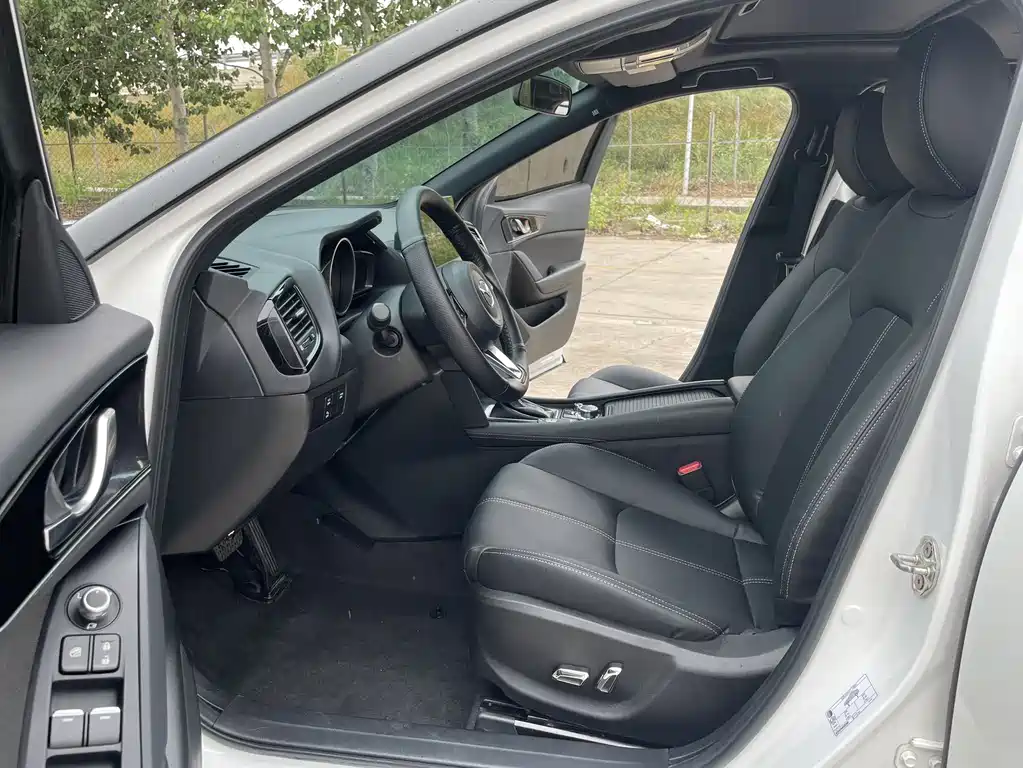 Mazda CX-4 2023