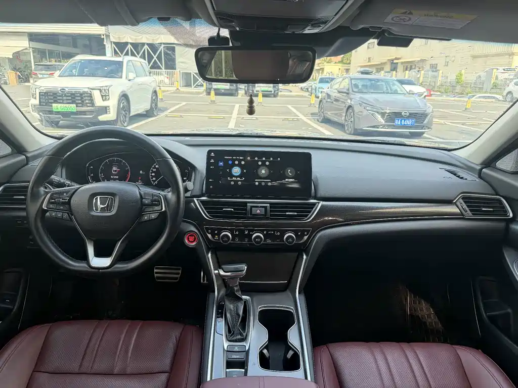Honda Accord 2022 — фото 9