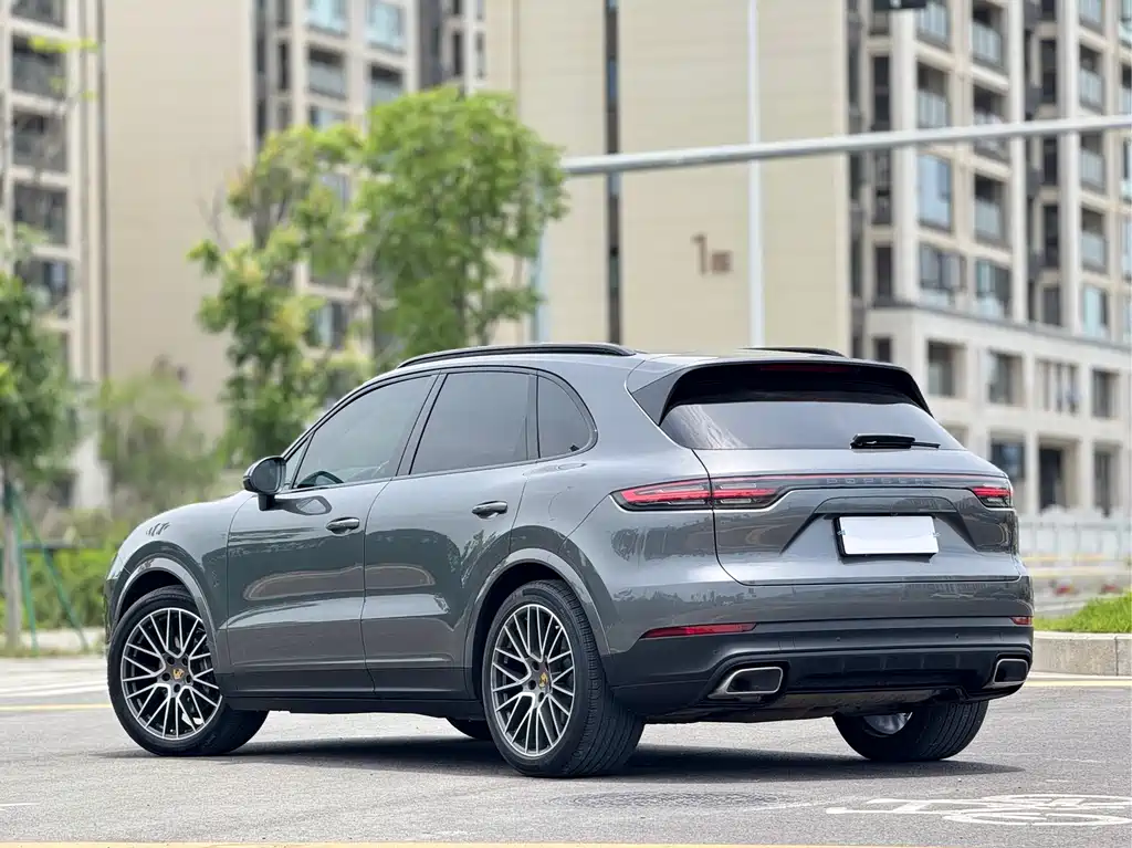 Porsche Cayenne 2021 — фото 19