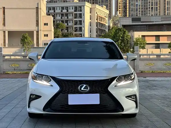 Lexus ES 2017