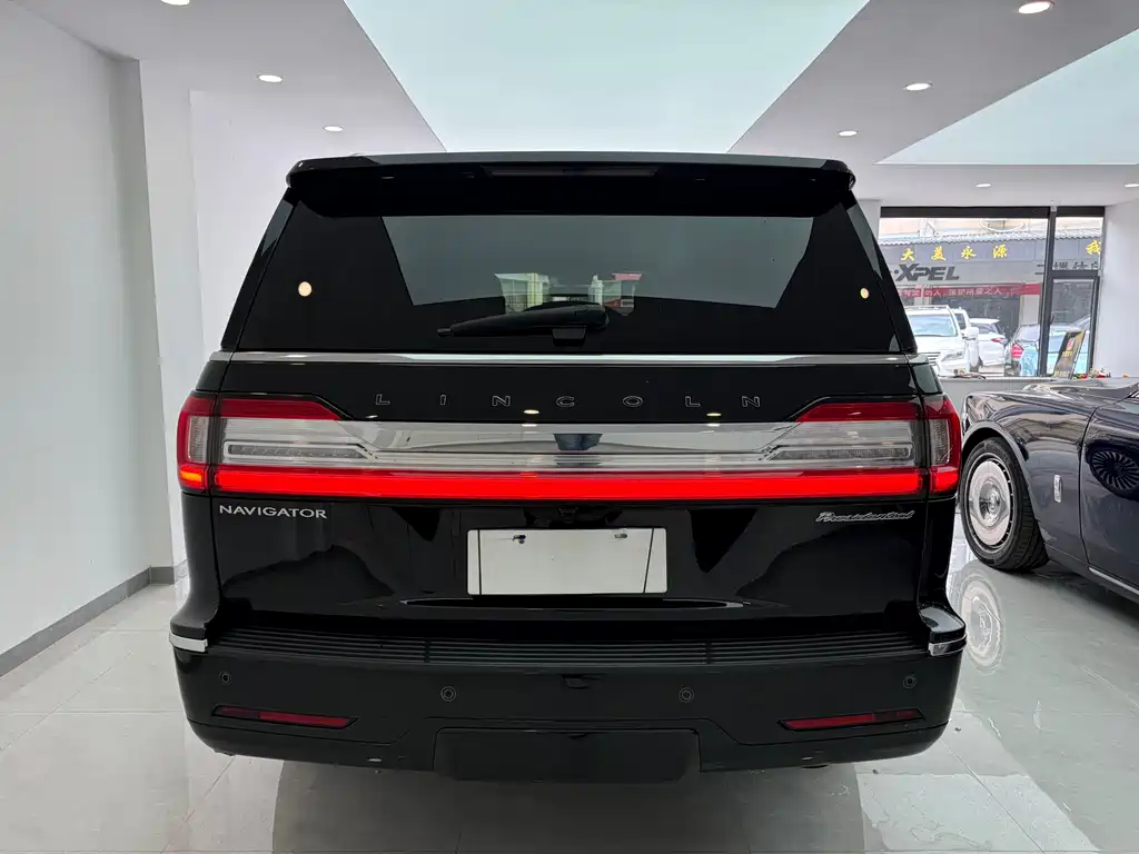 Lincoln Navigator 2020 — фото 11