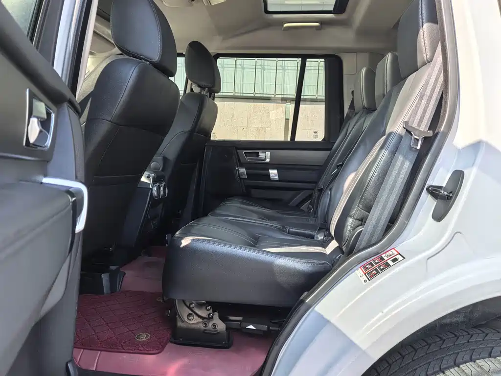Land Rover Discovery 2015 — фото 13
