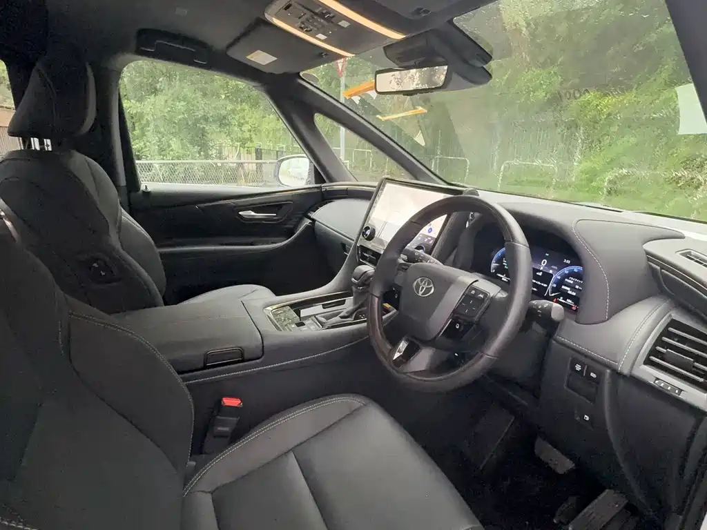 Toyota Alphard 2025 — фото 8