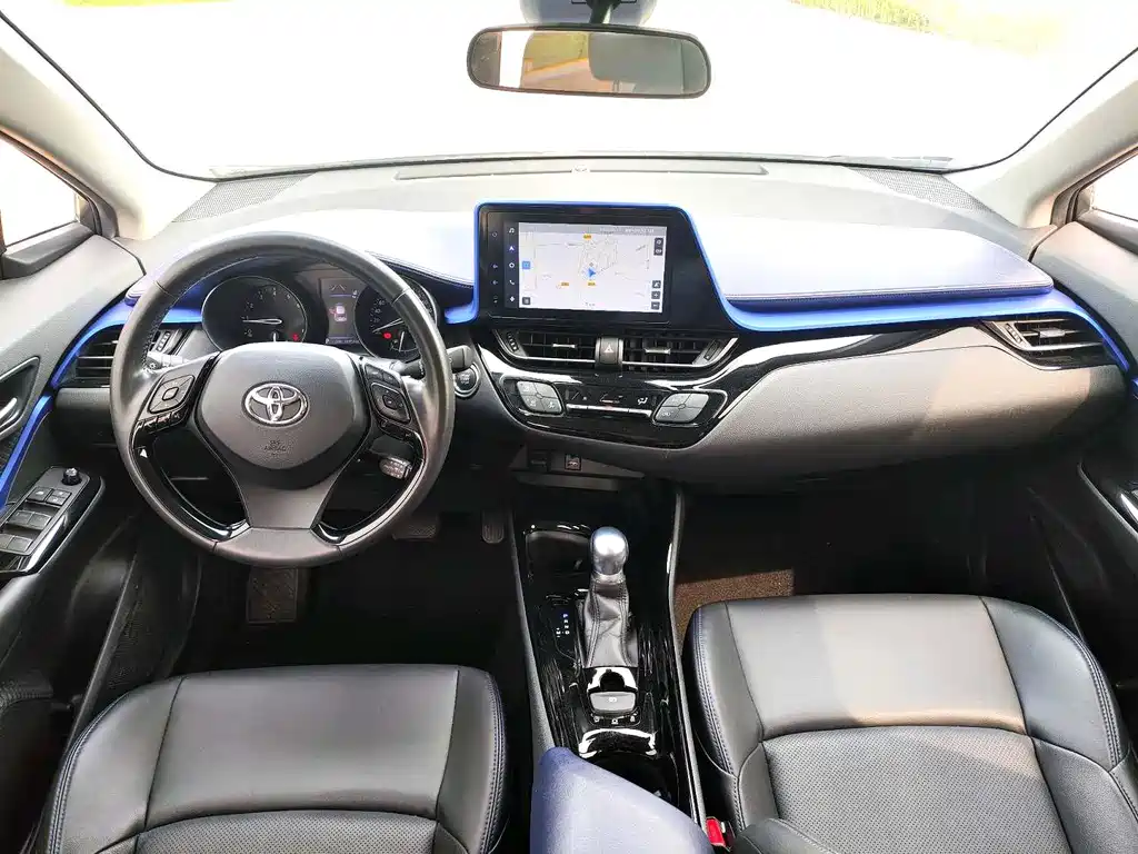 Toyota C-HR 2021 — фото 8