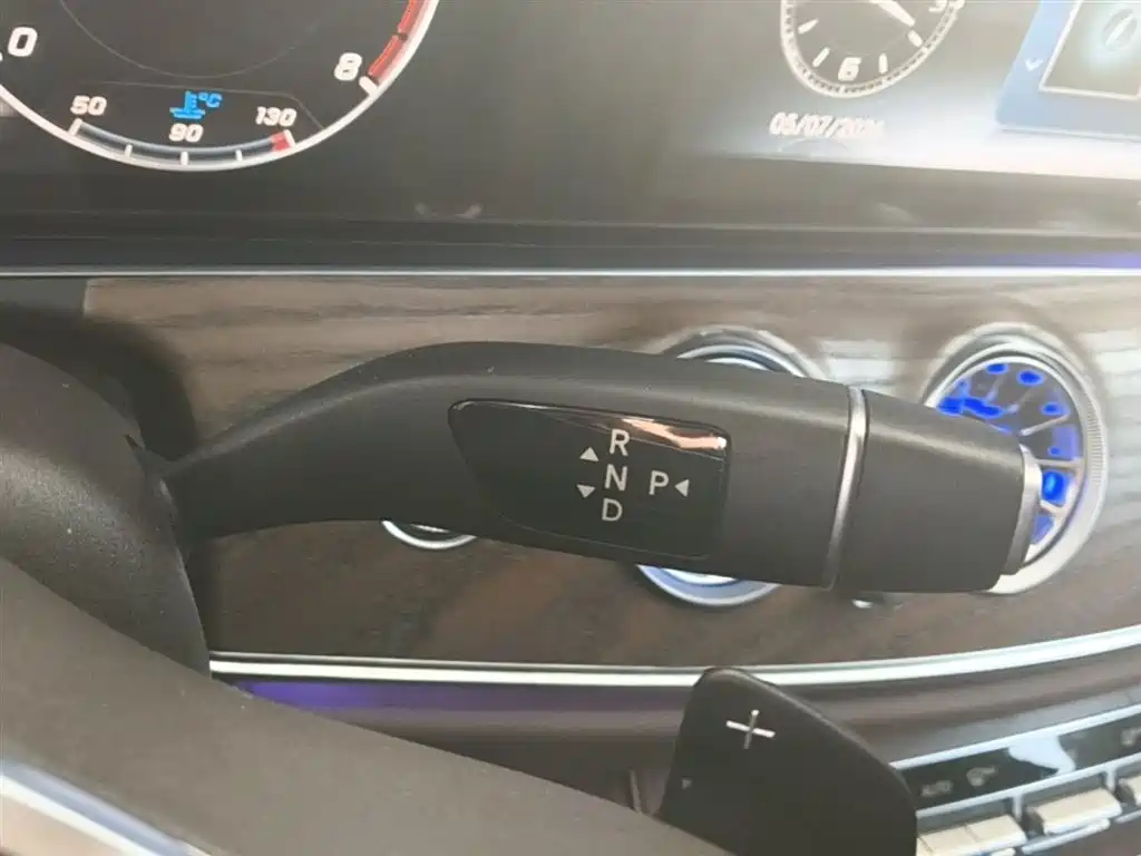 Mercedes-Benz E-Class 2019 — фото 14