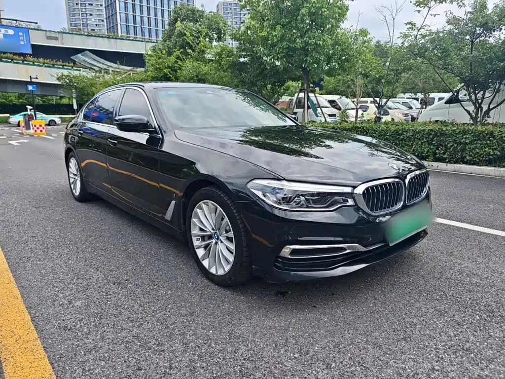 BMW 5 Series New Energy 2019 — фото 12