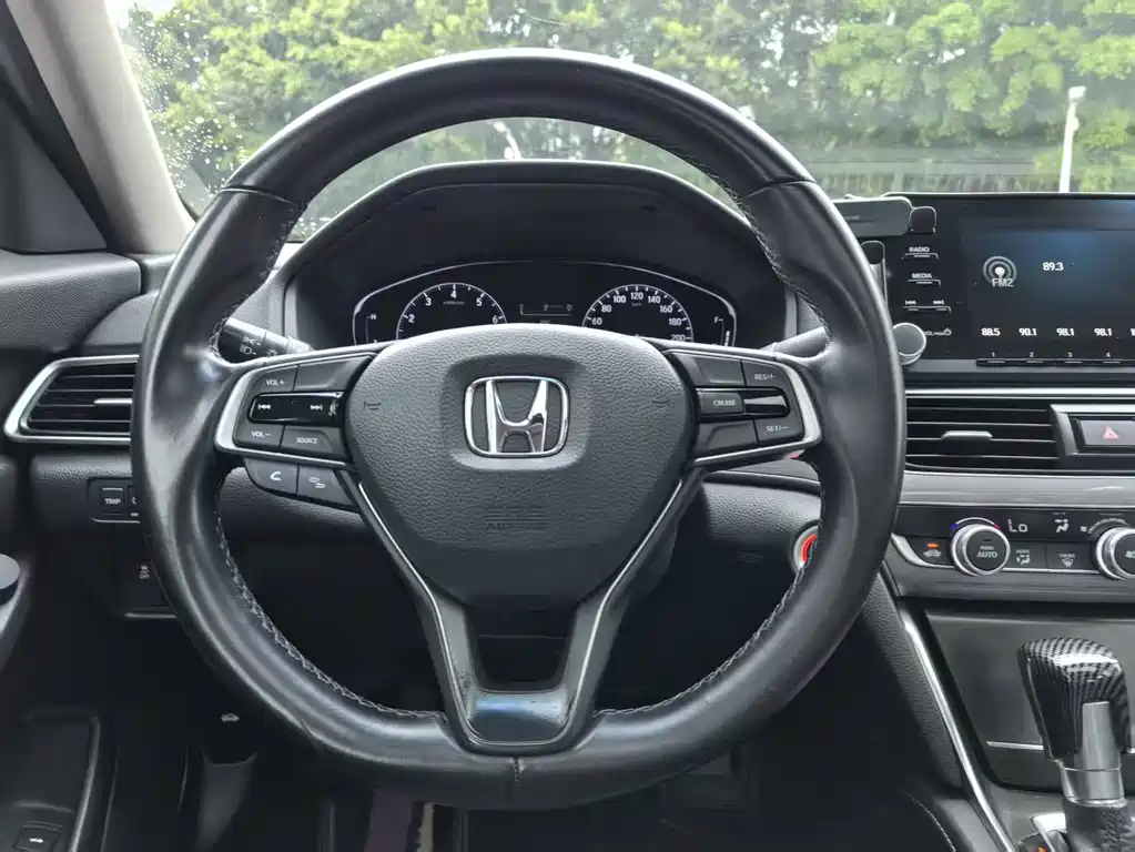 Honda Accord 2019 — фото 16