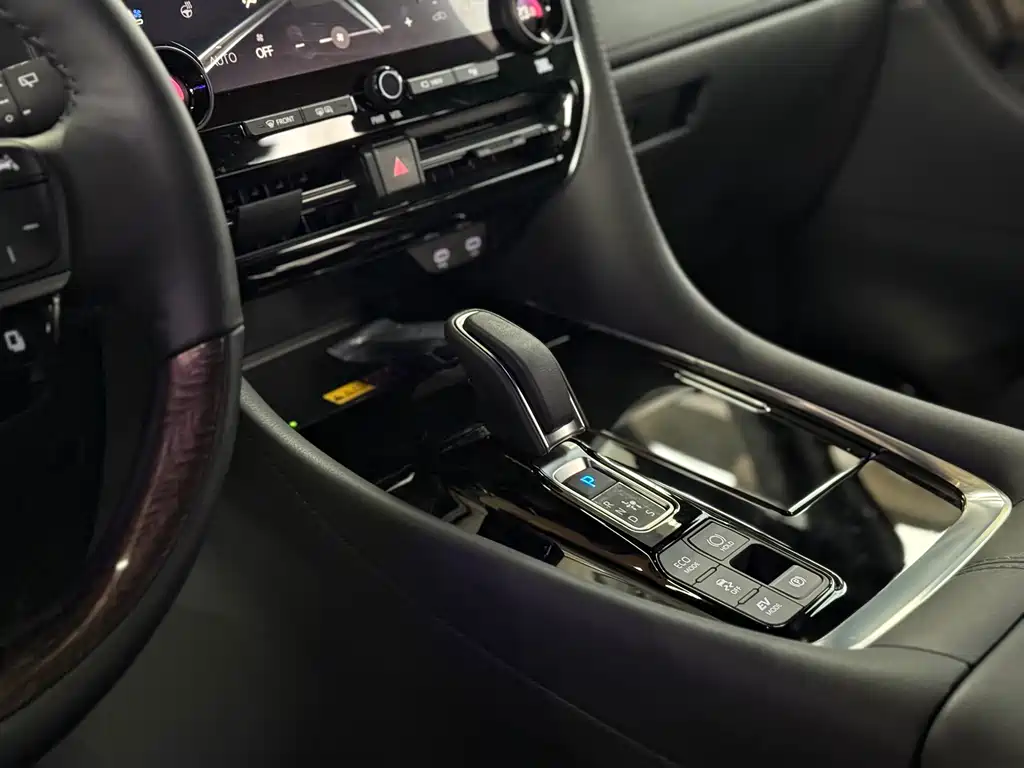 Toyota Alphard 2024 — фото 12