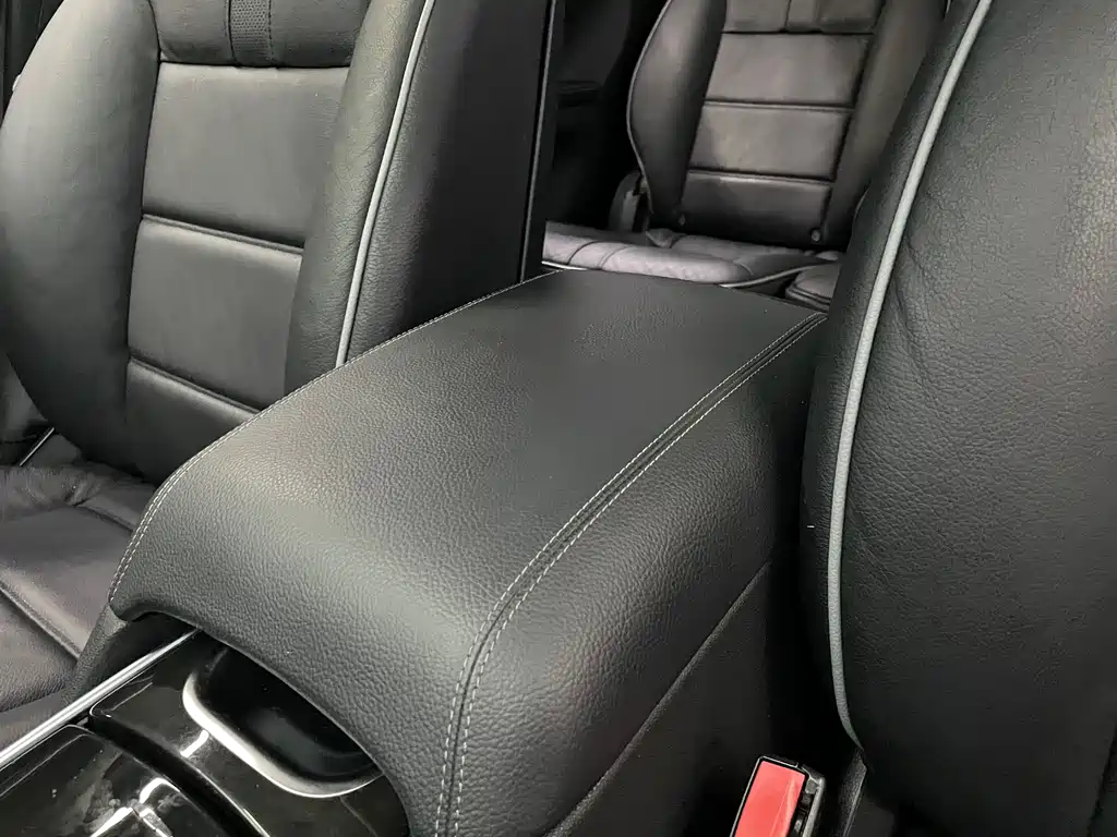 Mercedes-Benz R-Class 2017 — фото 28