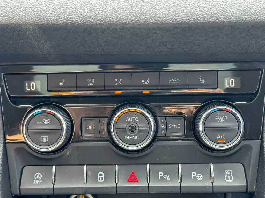 Skoda Karoq 2021 — фото 17