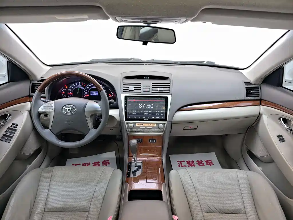 Toyota Camry 2013 — фото 17