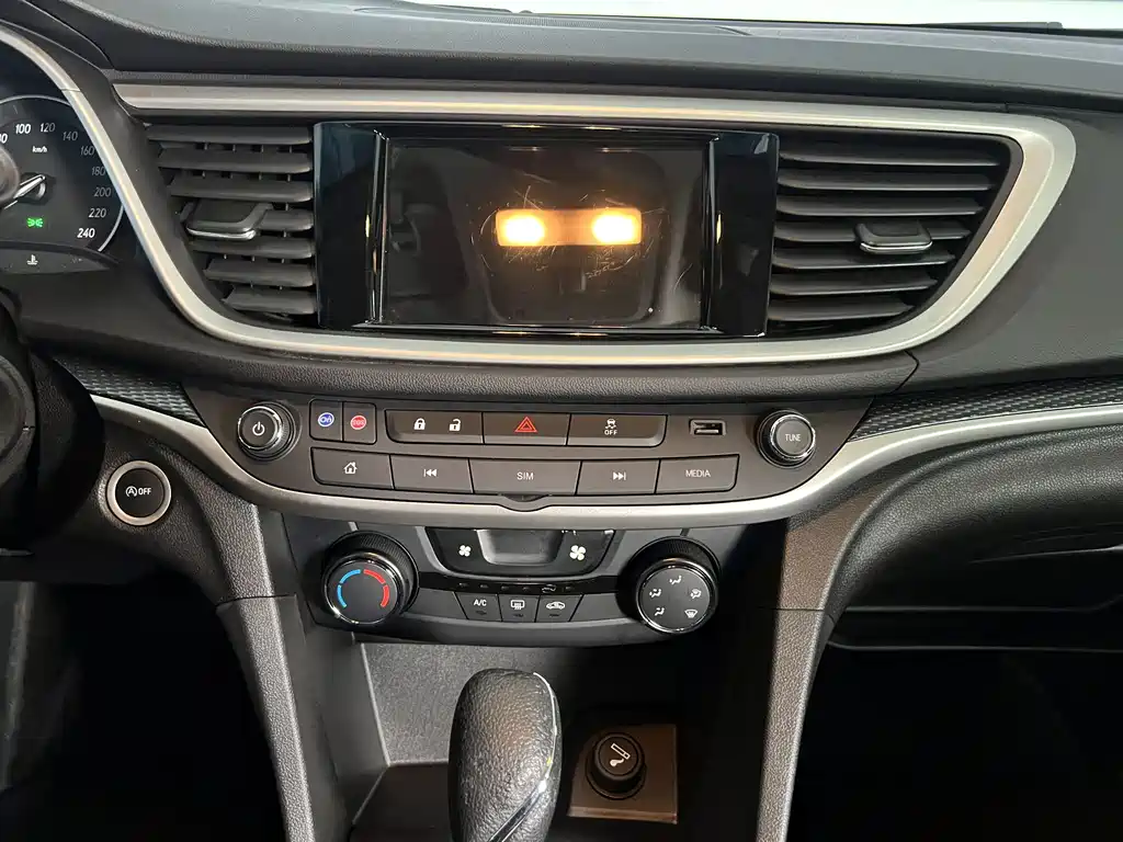 Buick Excelle 2021 — фото 13