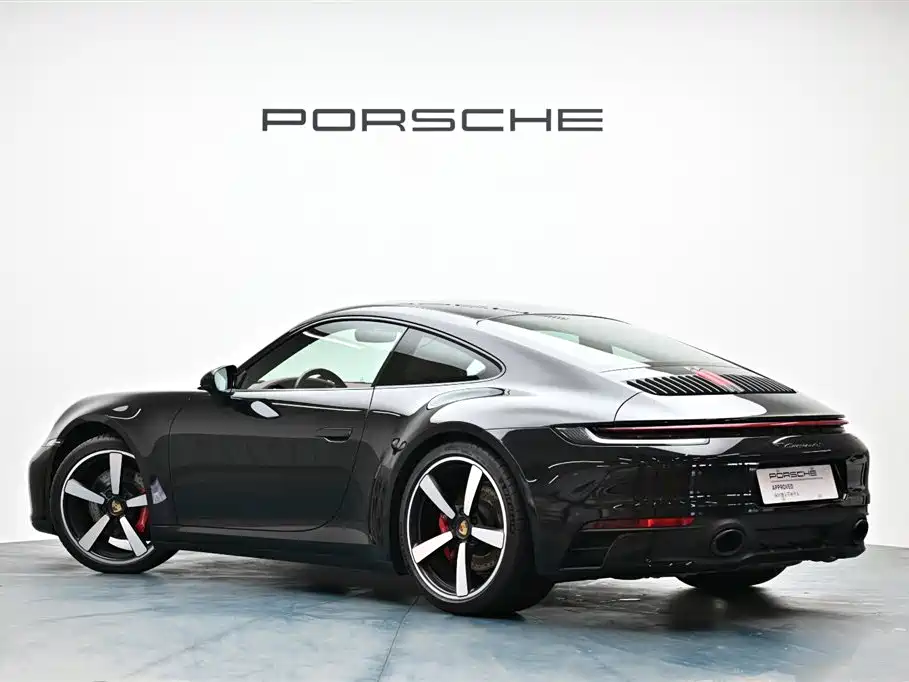 Porsche 911 2023