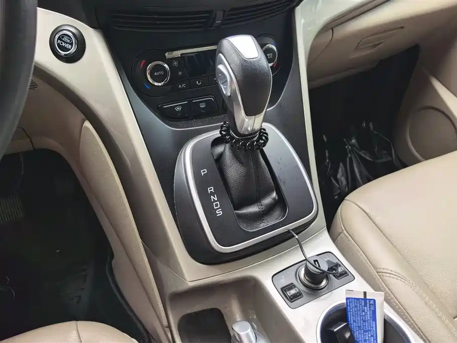 Ford Kuga 2014 — фото 16