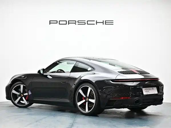 Porsche 911 2023
