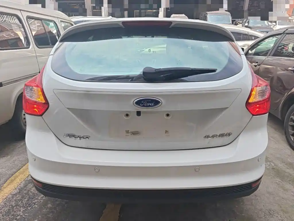 Ford Focus 2015 — фото 6