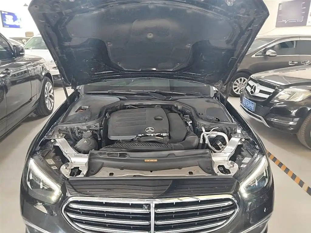 Mercedes-Benz E-Class 2022 — фото 20