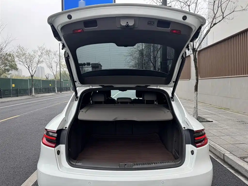 Porsche Macan 2018 — фото 10