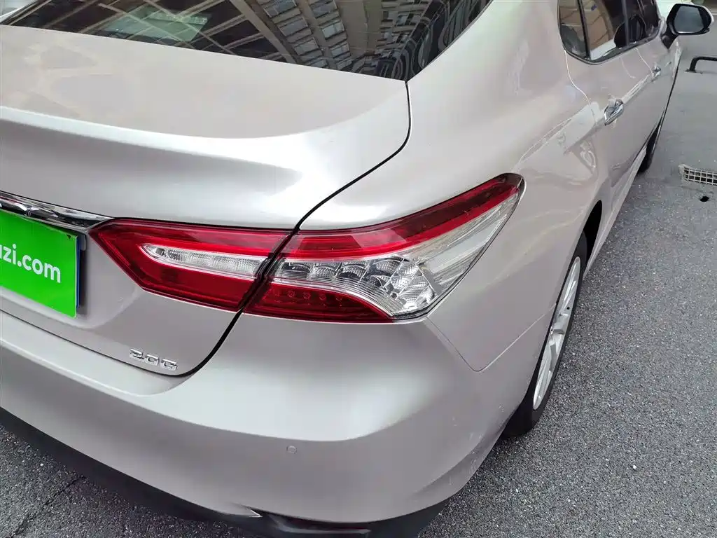 Toyota Camry 2019 — фото 20