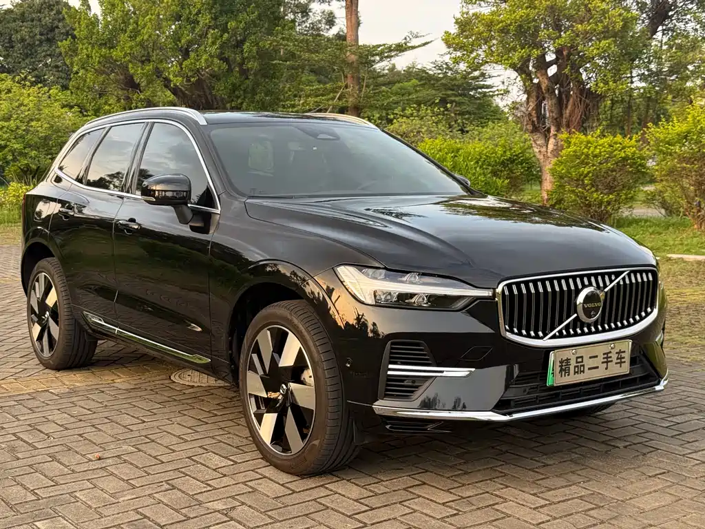 Volvo XC60 PHEV 2024 — фото 3