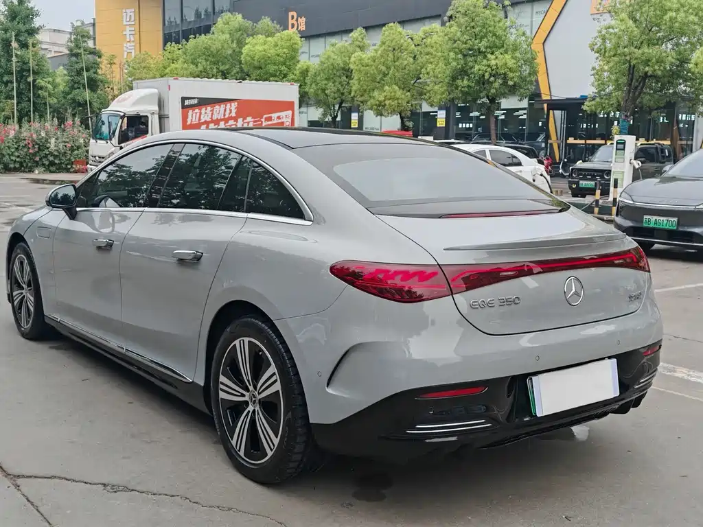 Mercedes-Benz EQE 2024