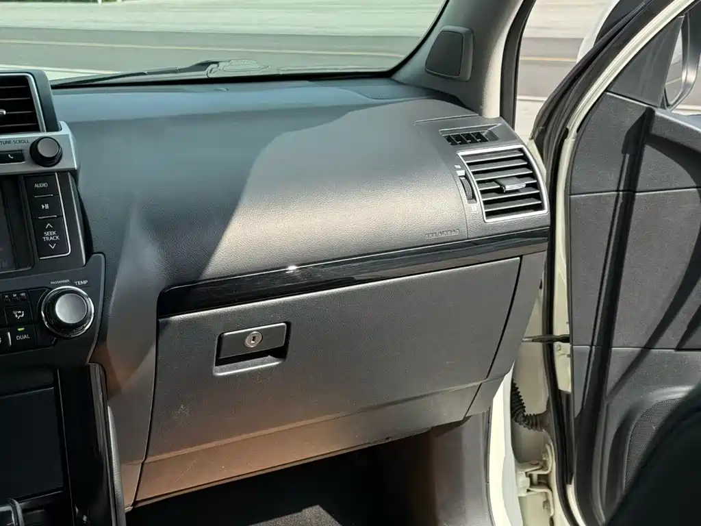 Toyota Prado 2017 — фото 17