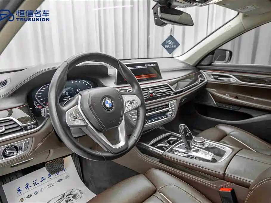 BMW 7 Series 2019 — фото 12