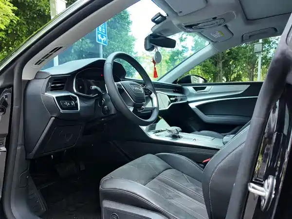 Audi A7L 2025