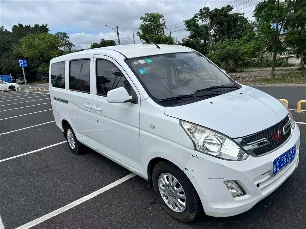 Wuling Rongguang V 2017 — фото 2