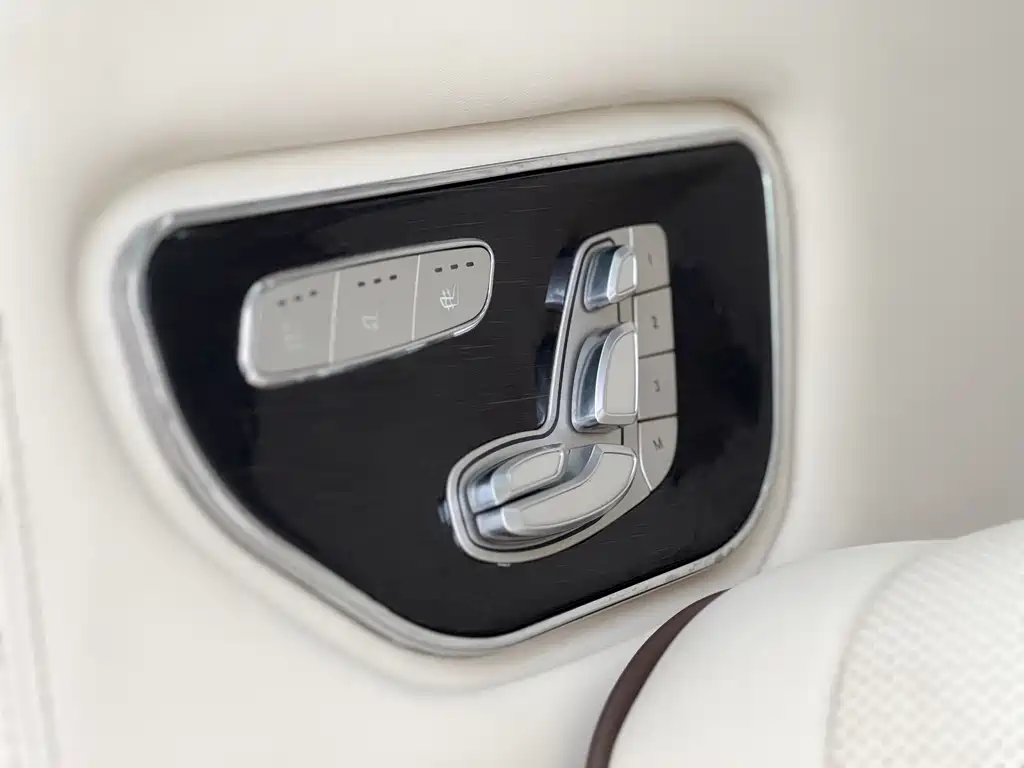 Mercedes-Benz V-Class 2020 — фото 22