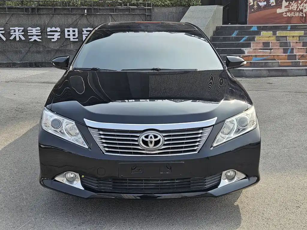 Toyota Camry 2014 — фото 2