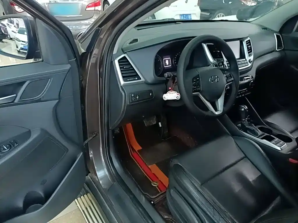 Hyundai Tucson 2017 — фото 16