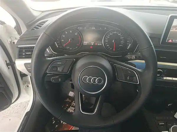 Audi A4L 2017