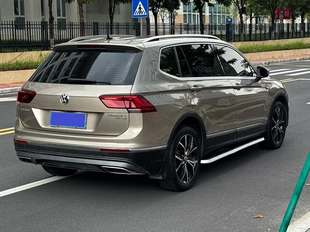 Volkswagen Tiguan L 2017 — фото 19