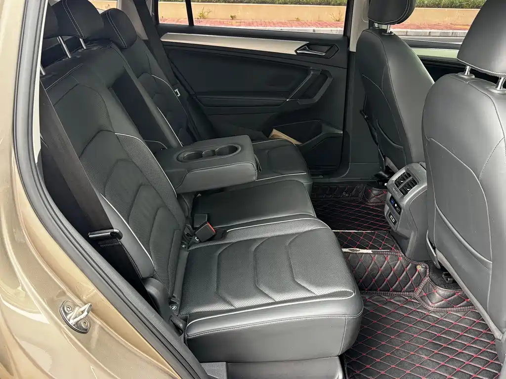 Volkswagen Tiguan L 2017 — фото 10