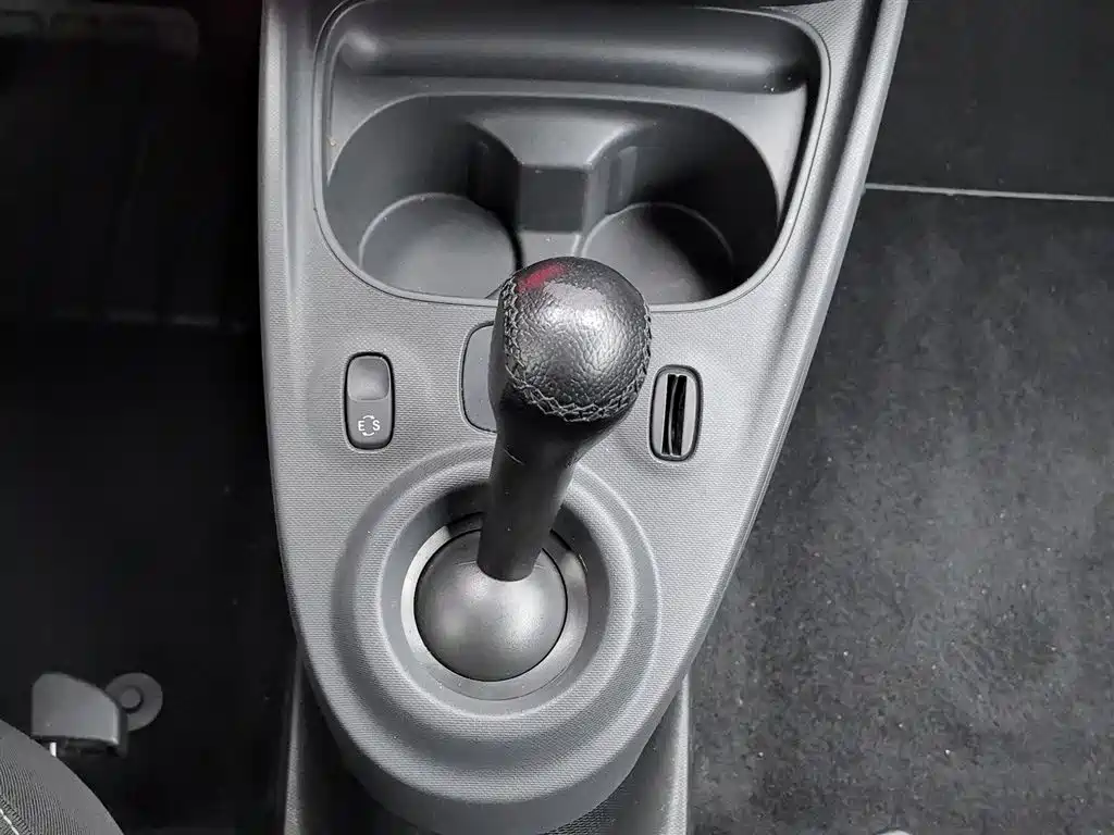smart Fortwo 2018 — фото 13