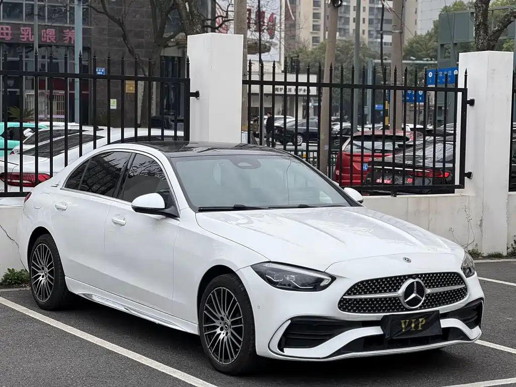Mercedes-Benz C-Class 2025