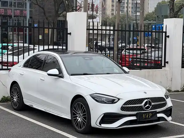 Mercedes-Benz C-Class 2025