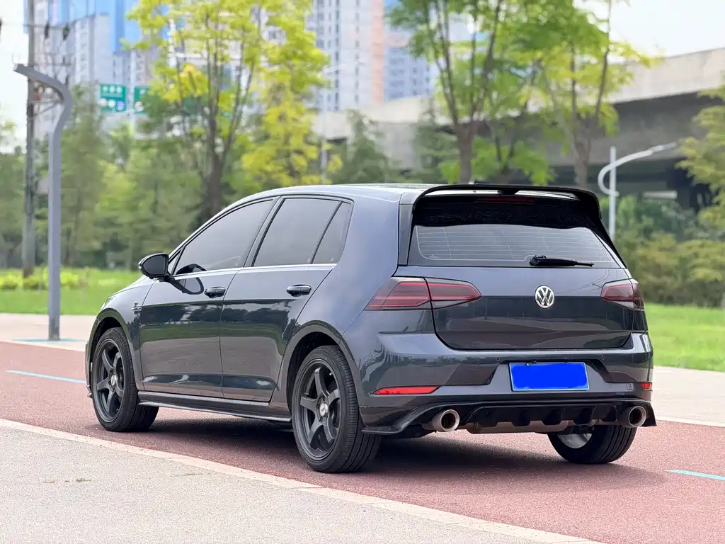 Volkswagen Golf 2020