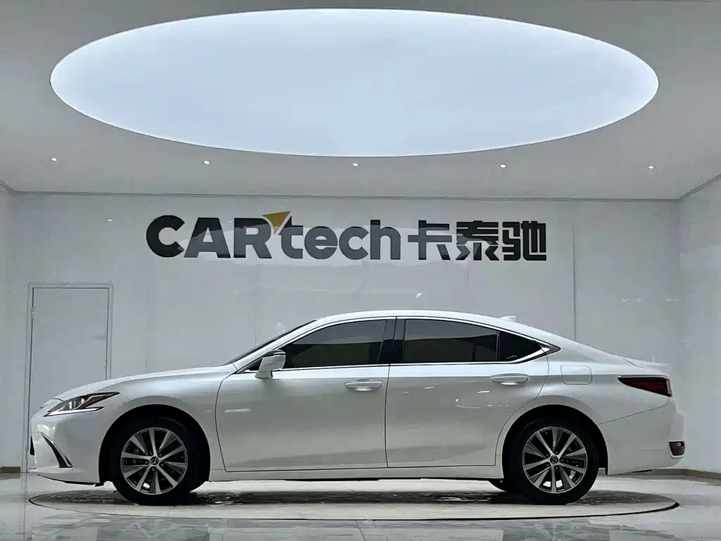 Lexus ES 2021 — фото 2