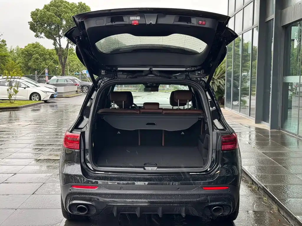 Mercedes-Benz GLB AMG 2025