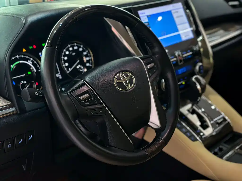 Toyota Vellfire 2022 — фото 7