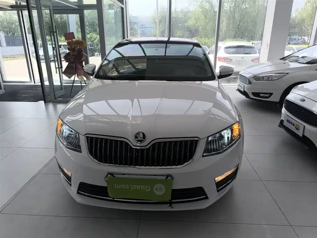 Skoda Octavia 2017 — фото 3