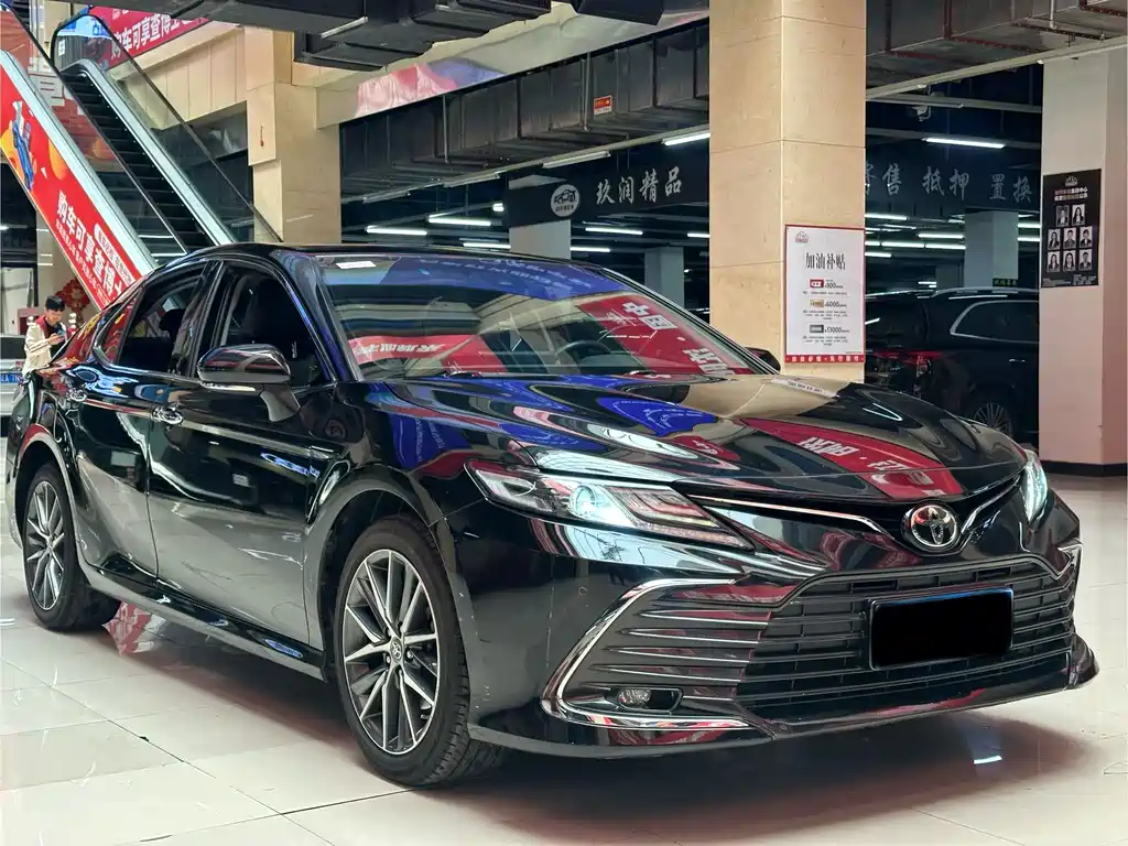 Toyota Camry 2022 — фото 3